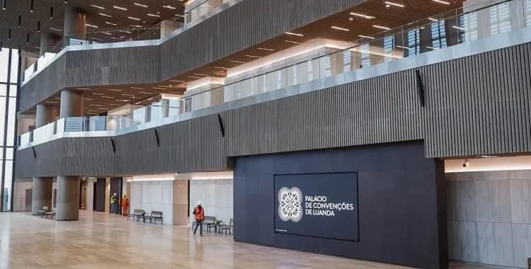 UNITA diz que gasto no palácio de convenções prova que Governo desconhece Angola