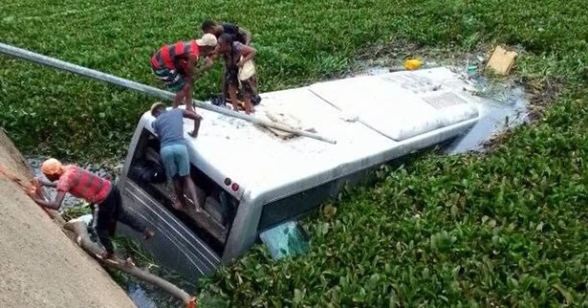 Acidente em Viana deixa um morto e 20 feridos