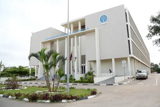 Crise de acreditação nos cursos superiores