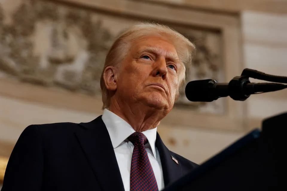 Trump mobiliza frota; risco de confronto com Irão