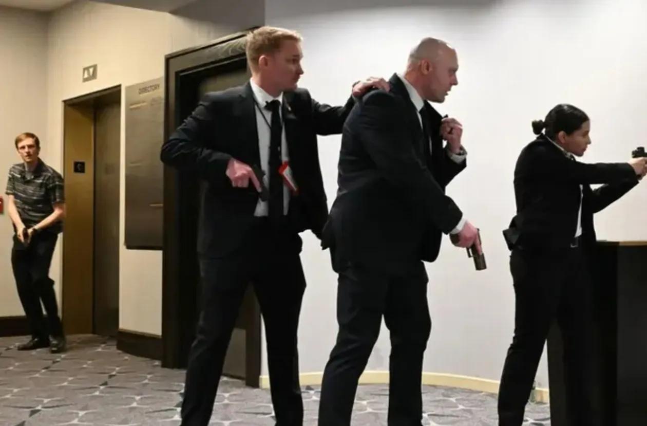 Ataque a tiros interrompe jantar com Trump