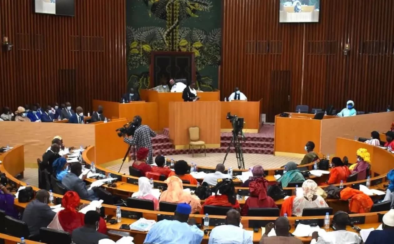 Parlamento senegalês avalia pedido de Diomaye Faye sobre nova sessão extraordinária