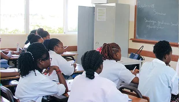Ministério da Educação abre oficialmente ano lectivo 2026/2027 no Huambo