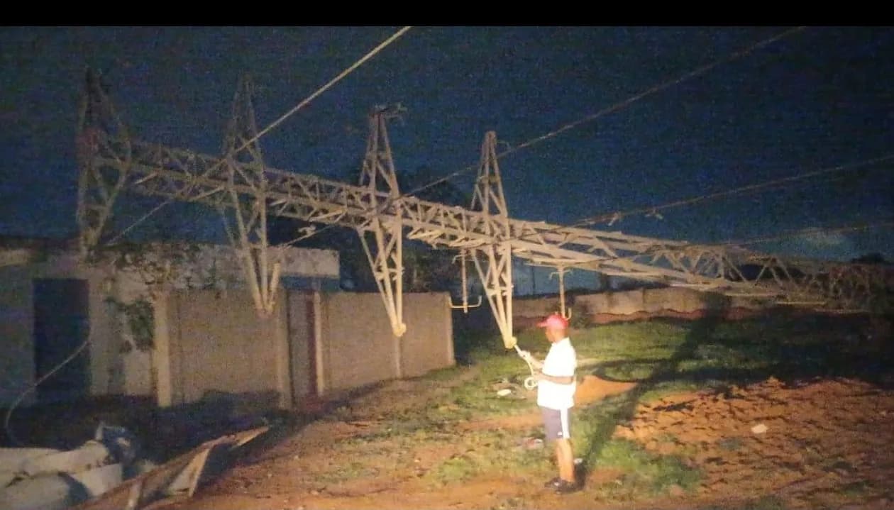 Vandalismo e chuvas deixam bairros sem luz