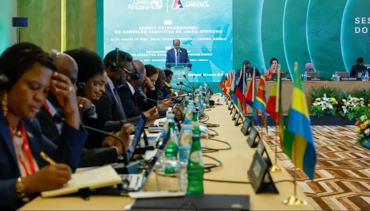 Líderes africanos procuram em Luanda respostas para os conflitos no continente