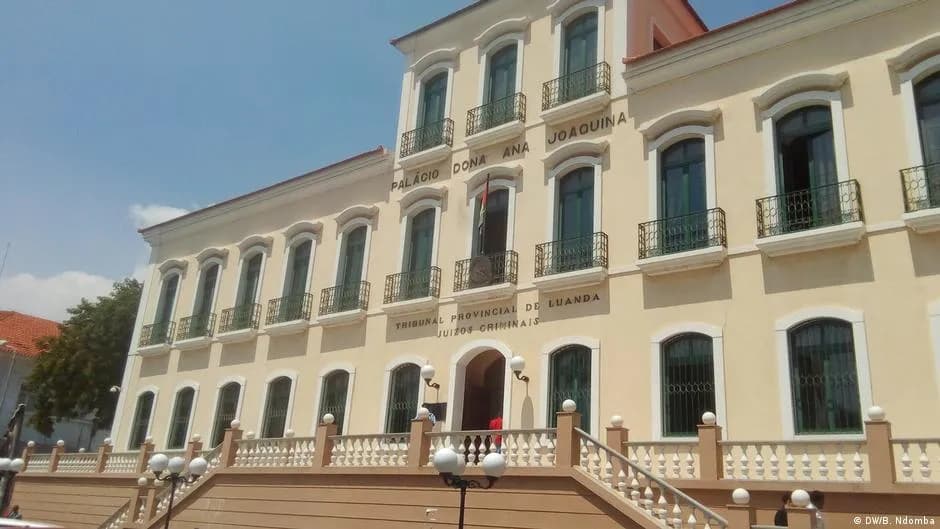Julgamento de supostos espiões russos em Luanda