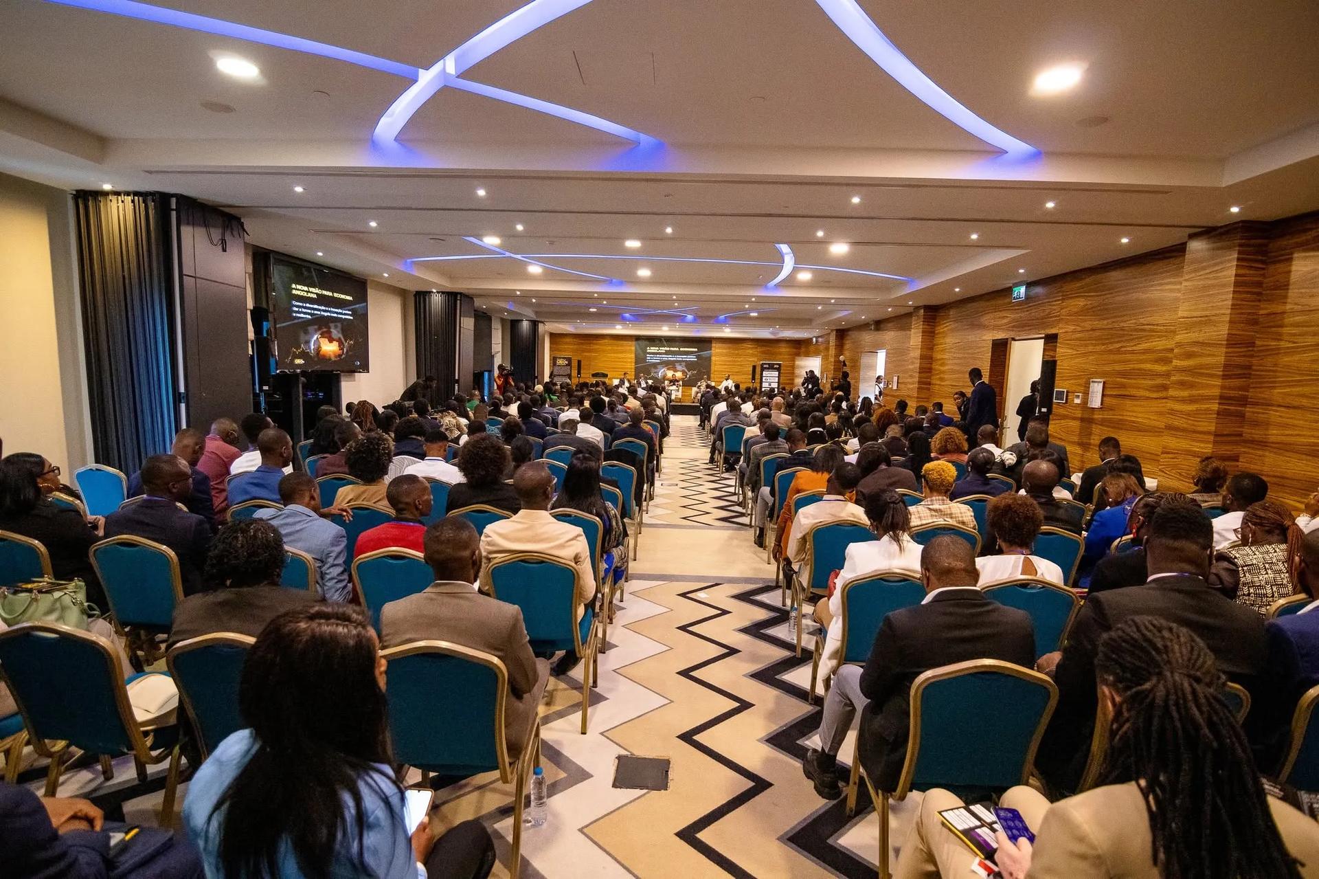 Conferência de CEOs leva financiamento empresarial ao centro do debate