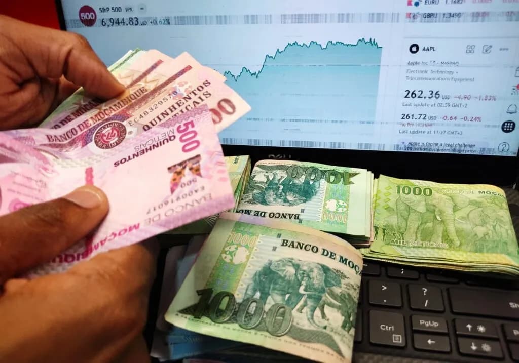 Moçambique gasta menos e cobra mais no primeiro semestre