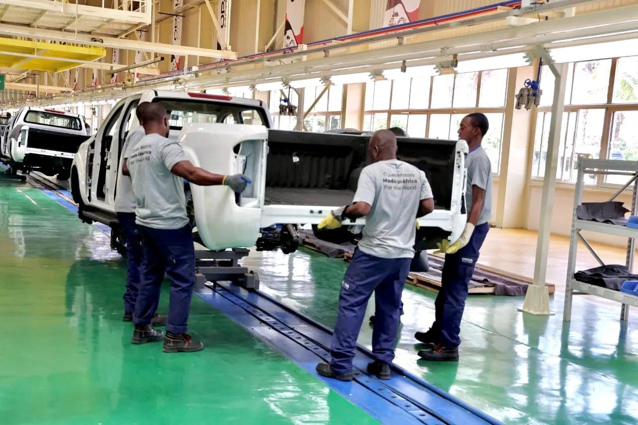 Opaia inaugura fábrica de montagem em Angola
