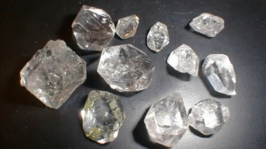 Leilão de diamantes angolanos rende US$25,8M