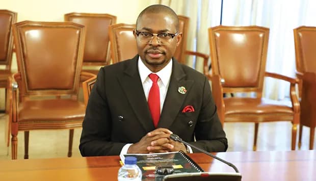 Miguel Bembe considera Cimeira de Luanda determinante para a UA