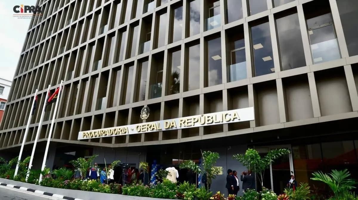 Sete candidatos aprovados para a PGR