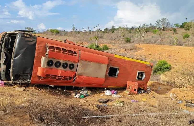 Acidente em Cabo Ledo deixa várias vítimas