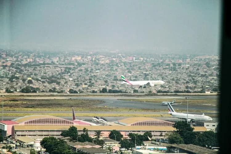 Aviões reduzem operações em Angola, mas transportam mais carga do que passageiros