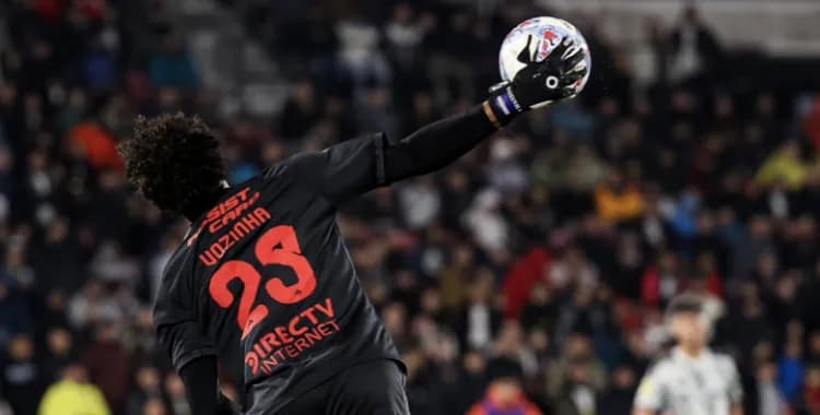 Guarda-redes cabo-verdiano Vozinha estreia-se em vitória do Colo-Colo